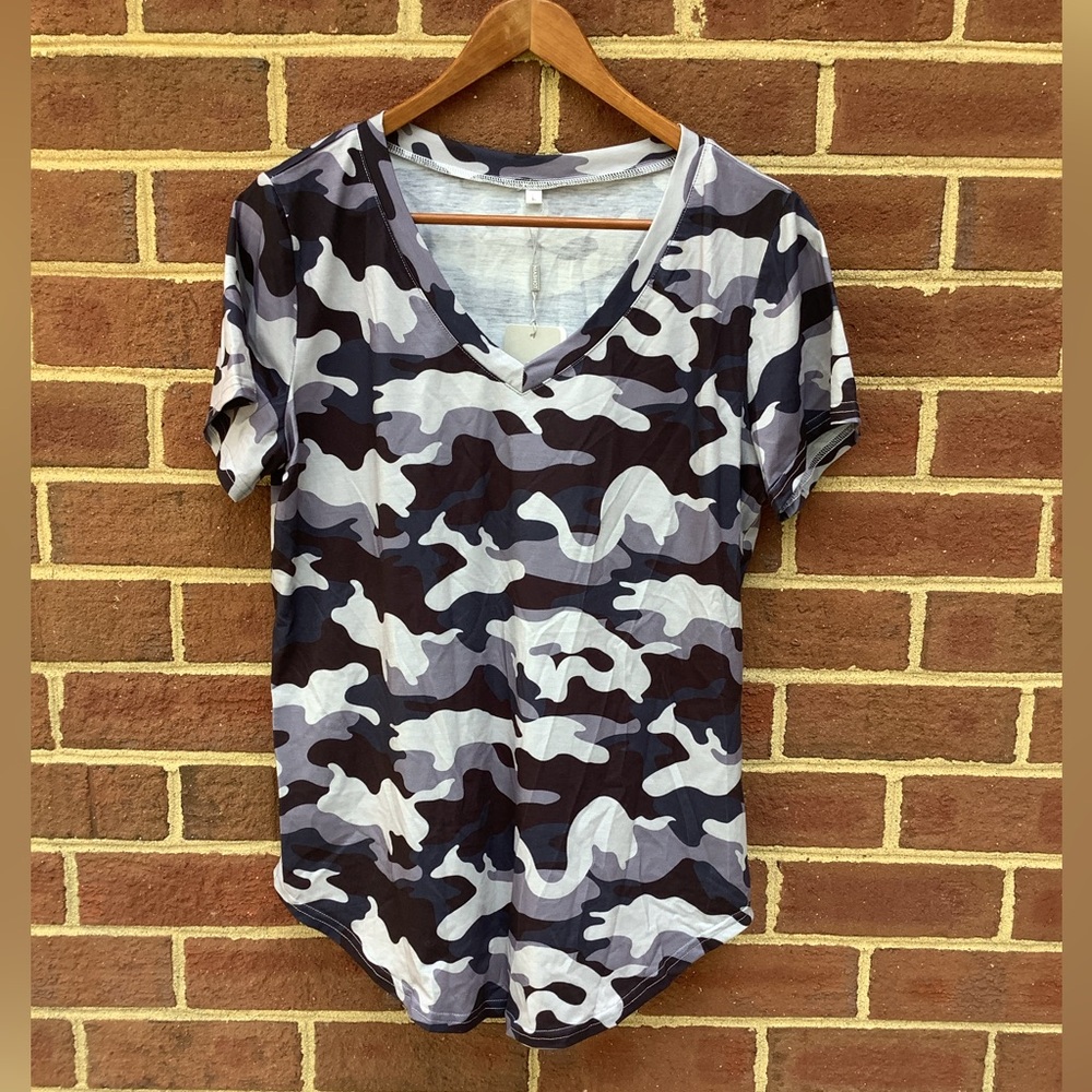 NWT Niashot Amazon Camouflage Top Tee V Neck Short Sleeve L Black White